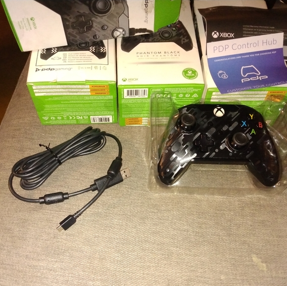 Xbox Controller - Picture 1 of 8